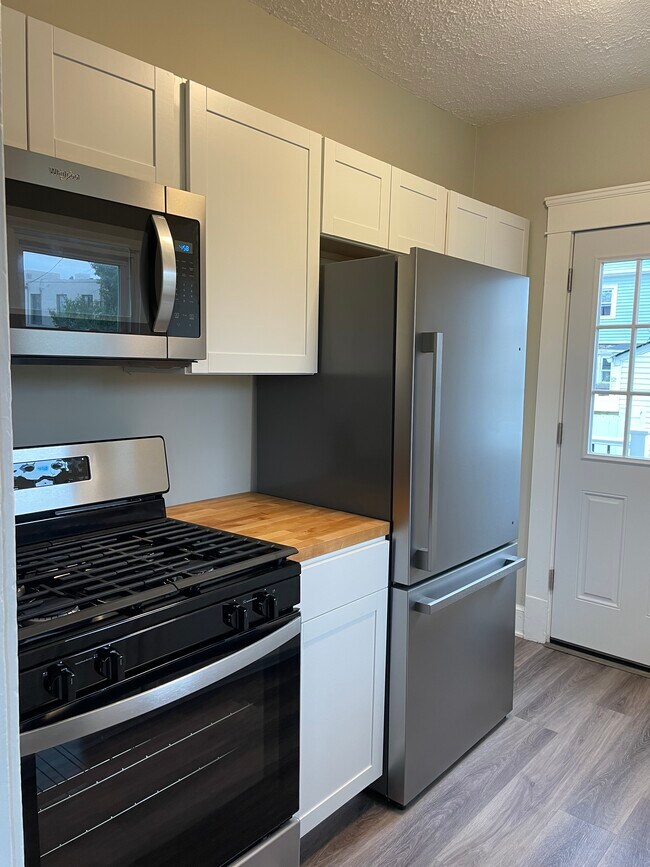 Foto del edificio - 1307 Idlewood Ave