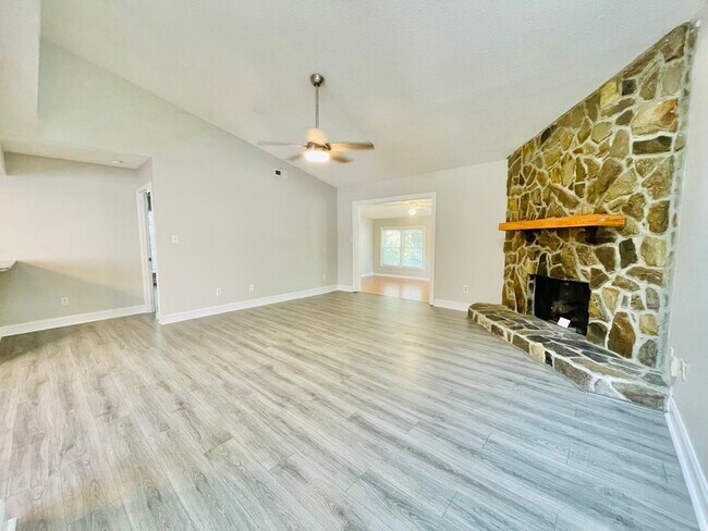 Building Photo - 11223 Kingfisher Dr