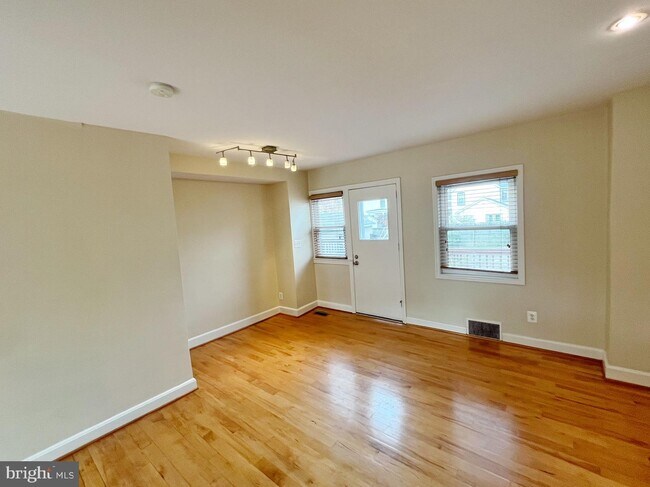 Building Photo - 420 E Bellefonte Ave