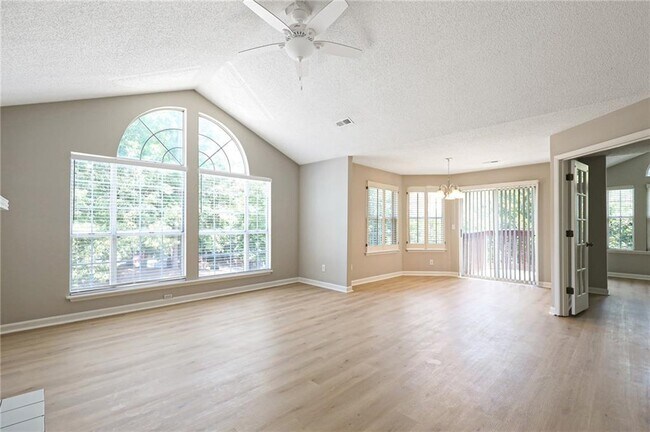 Foto del edificio - 901 Wentworth Ct