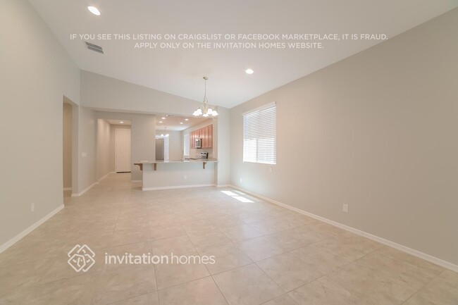 Foto del edificio - 7951 W Orange Dr