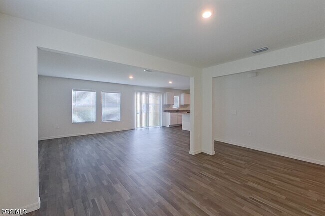 Building Photo - 4020 Garden Blvd