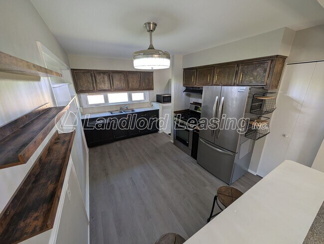 Foto del edificio - Updated Vermilion Ranch with Full Basement