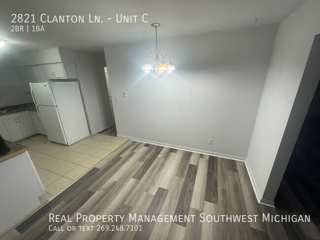 Foto del edificio - 2821 Clanton Ln