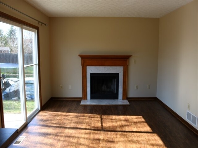 Foto del edificio - 2545 Willowgate Rd
