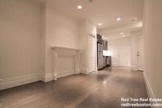 Building Photo - 270 Newbury St