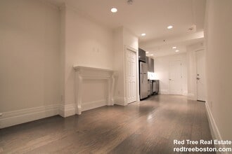 Building Photo - 270 Newbury St