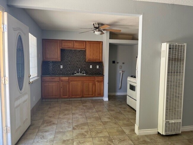 Foto del edificio - Cozy 2 bedroom in Tehachapi City