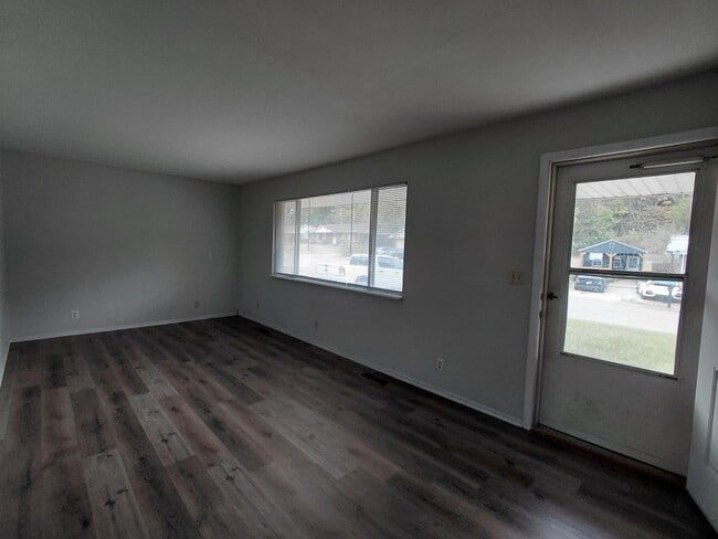 Building Photo - 109 Elliott Dr