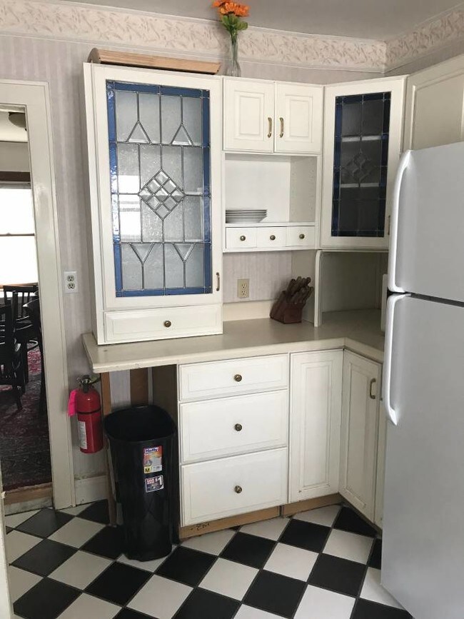 Building Photo - 204 Cornell St