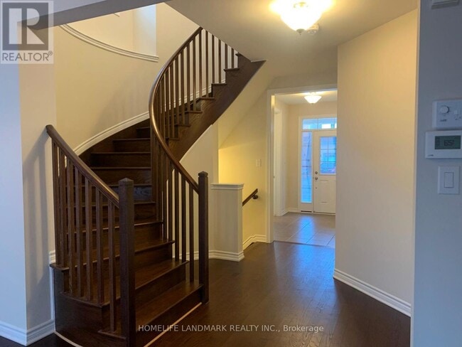 Building Photo - 753 Rosehill Ave