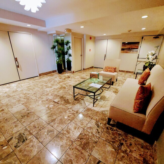 Foto del edificio - 10676 Wilkins Ave