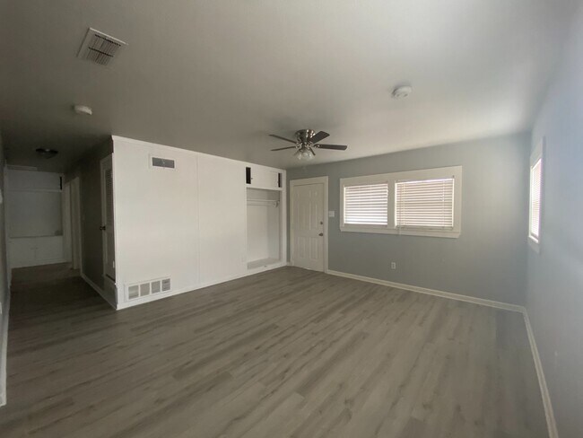 Foto del edificio - Now available 3 bed 1 bath in Arnett Benson