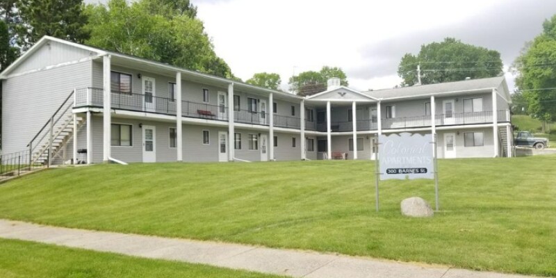 Primary Photo - Colonial Apartments