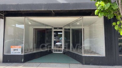 Building Photo - 605 Monroe Ave