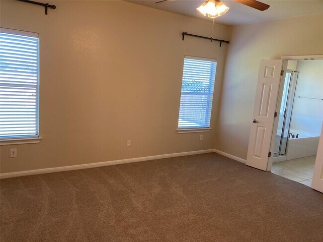 Building Photo - 4606 Madrid Dr