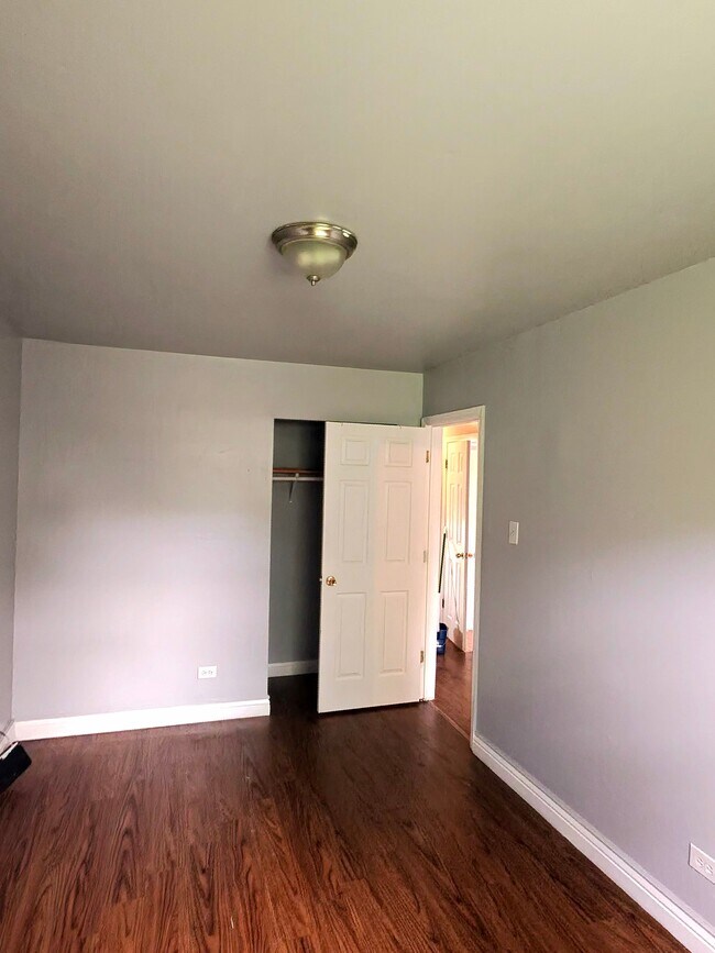 Foto del edificio - 1228 W 109th St