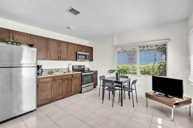 Foto del edificio - 1825 SW 4th St