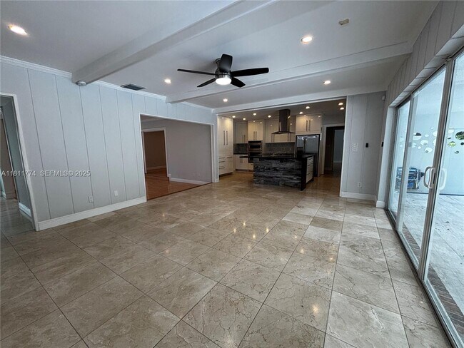 Foto del edificio - 7775 SW 145th St