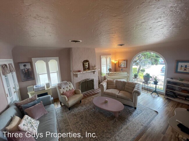 Foto del edificio - 3 br, 1 bath House - 3235 Goldsmith St.