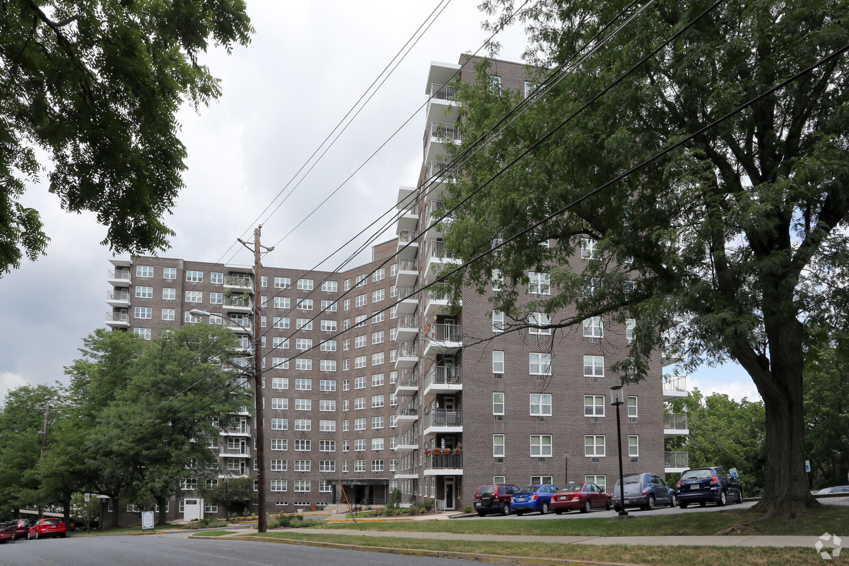 Primary Photo - Regency Towers