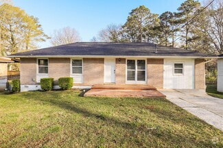 Building Photo - 494 Clara Dr
