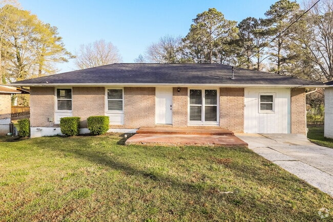 Building Photo - 494 Clara Dr