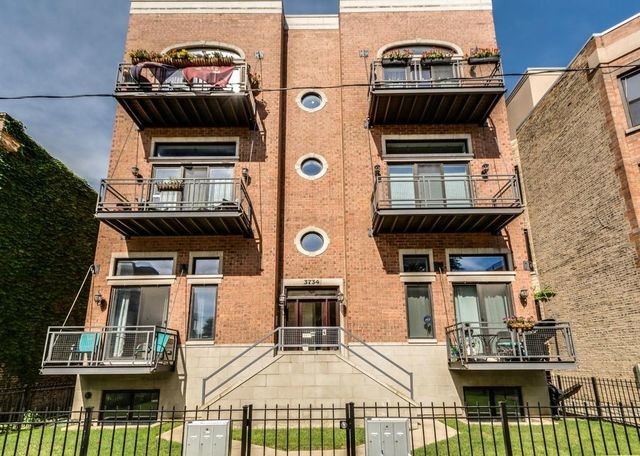 Primary Photo - 3734 N Wilton Ave