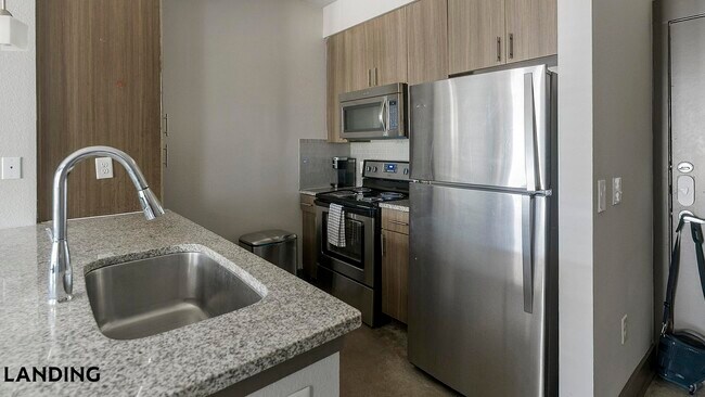 Foto del edificio - 14805 Grisby Rd