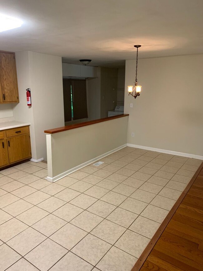 Building Photo - ** February 2025** 3 Bedroom - 1.5 Bath wi...