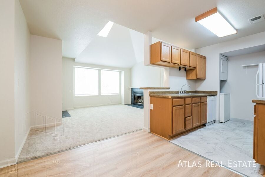 Primary Photo - 862 S Uravan Ct
