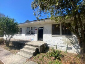Building Photo - 3851 Capers Ave