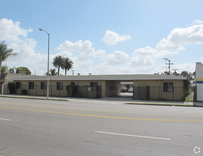 Foto del edificio - 10108 S Figueroa St