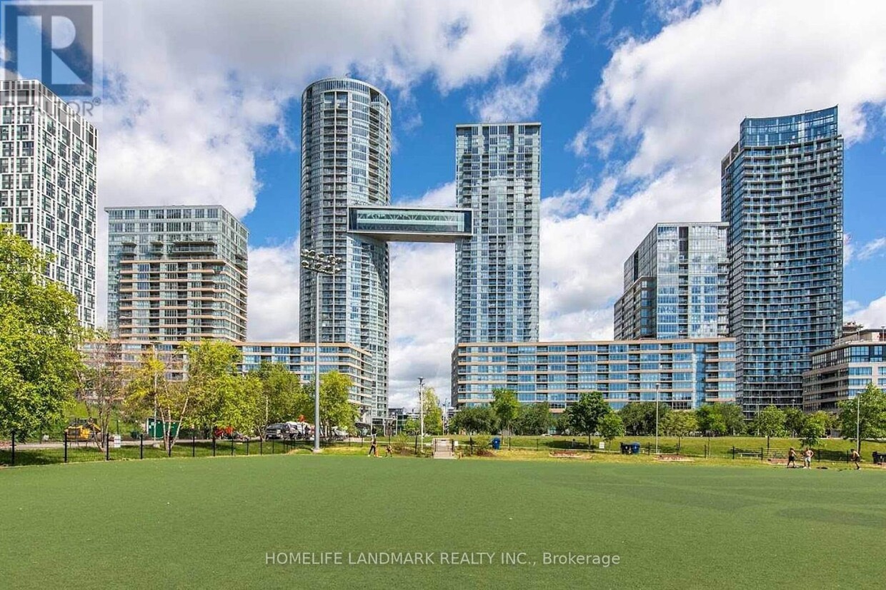Primary Photo - 151-151 Dan Leckie Way