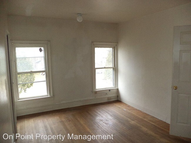 Building Photo - 3 br, 1 bath Apartment - 16 Maple Ave