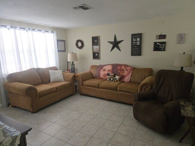 Foto del edificio - 9621 Shamokin Ln