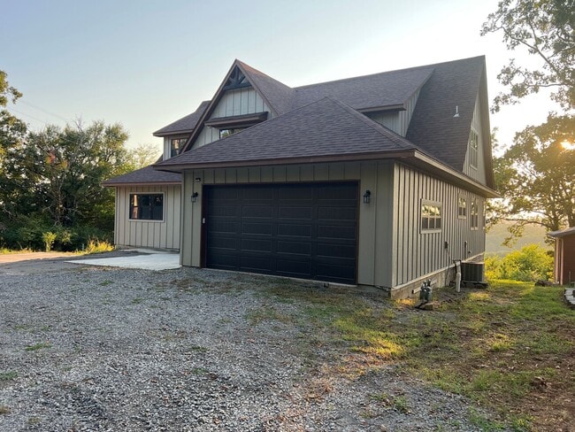 Building Photo - Stunning Lake living home with a lake view...