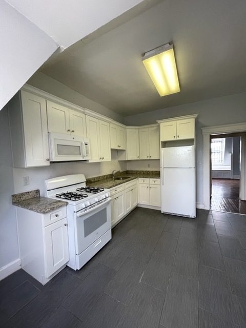 Eat in Kitchen - 82 Clinton Ave