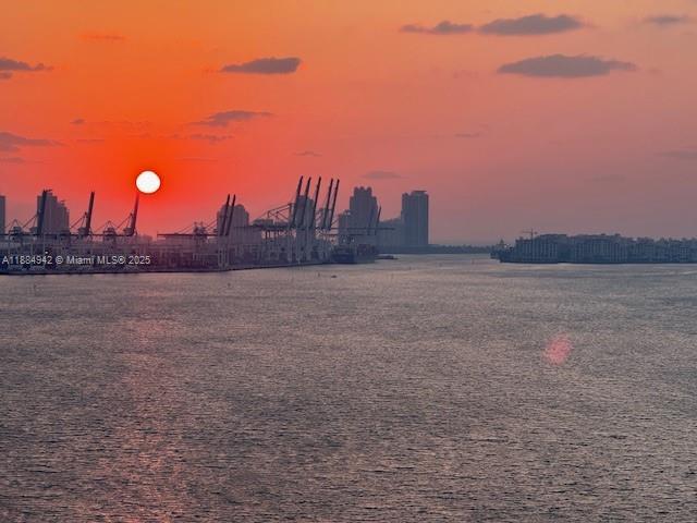 Building Photo - 1155 Brickell Bay Dr