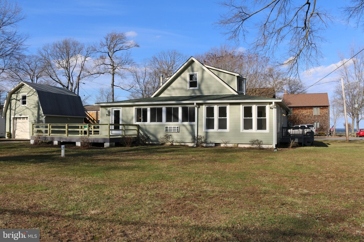 Primary Photo - 748 Walnut Ave