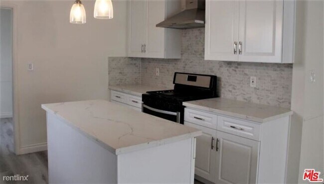 Building Photo - 3 br, 2 bath House - 1122 S Rimpau Blvd