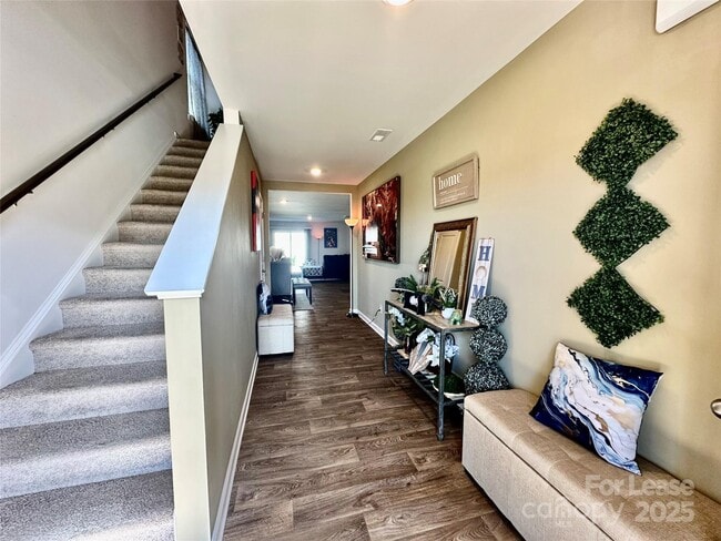 Foto del edificio - 1605 Blue Velvet Ln
