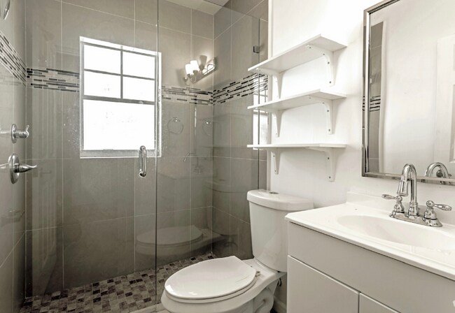 Foto del edificio - 445 Brazilian Ave