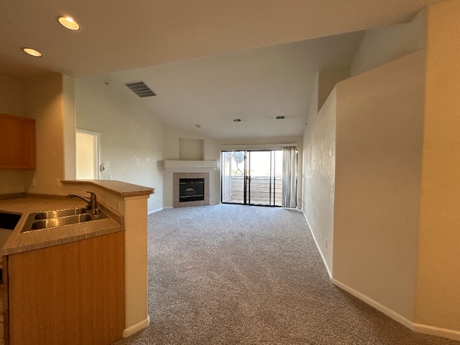 Building Photo - 7454 S Alkire St
