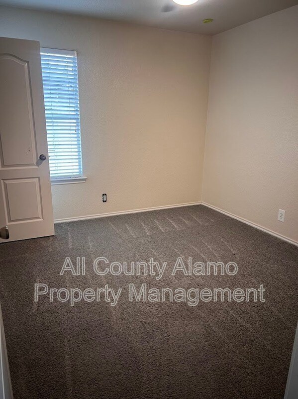 Foto del edificio - 7431 Cedar Farm