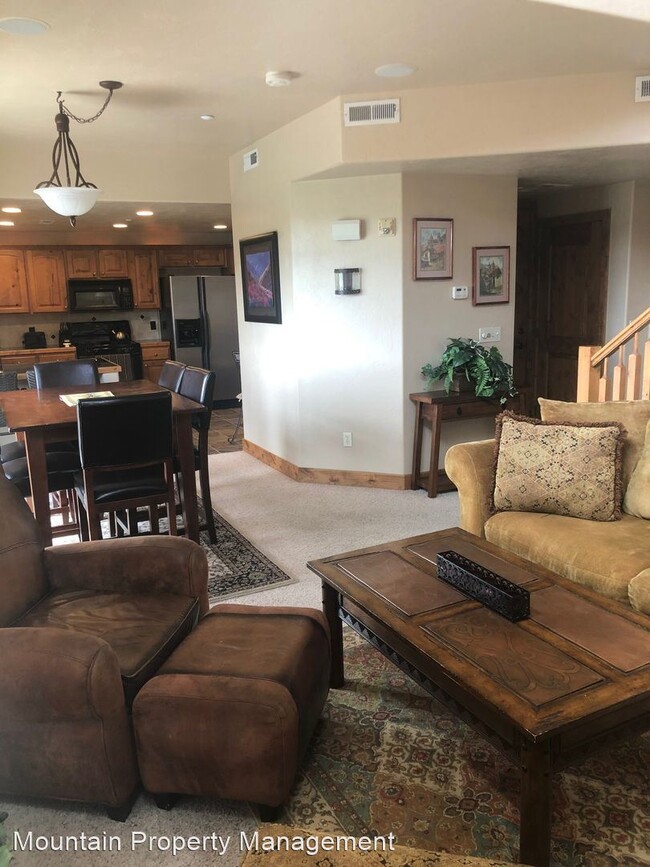 Building Photo - 3 br, 2.5 bath House - 6127 N Fox Point Ci...