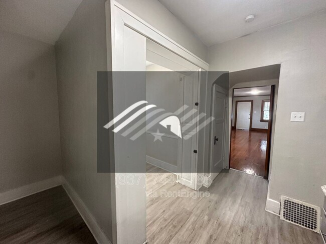 Building Photo - 2411 N Main St