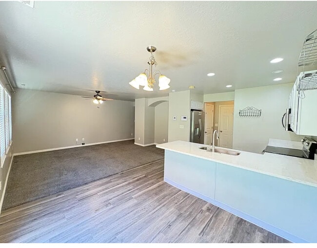 Building Photo - 1294 Willow Way