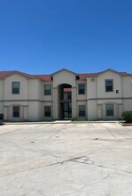Building Photo - 7615 Laguna Del Mar Ct