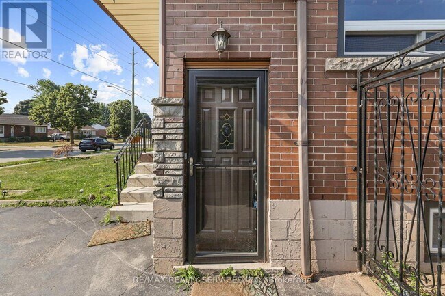 Photo du bâtiment - 368 Upper Kenilworth Ave